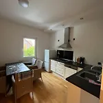 Vendégház Zimmer-bad-tv-kuehlschrank-16 Meine
