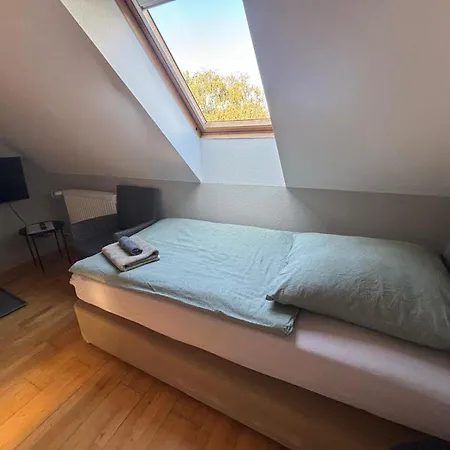 Zimmer-bad-tv-kuehlschrank-16 3*