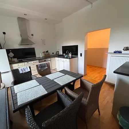 Zimmer-bad-tv-kühlschrank-16 3*