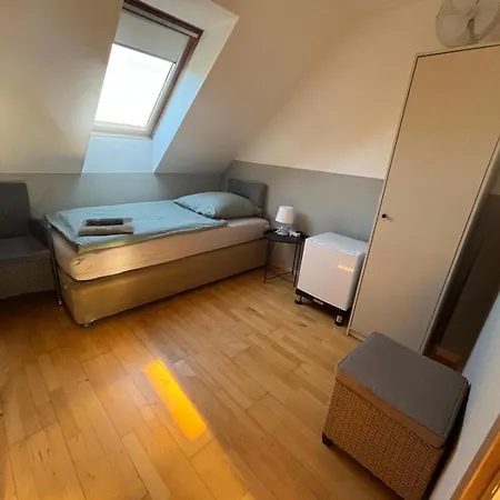 Zimmer-bad-tv-kuehlschrank-16 3* Meine