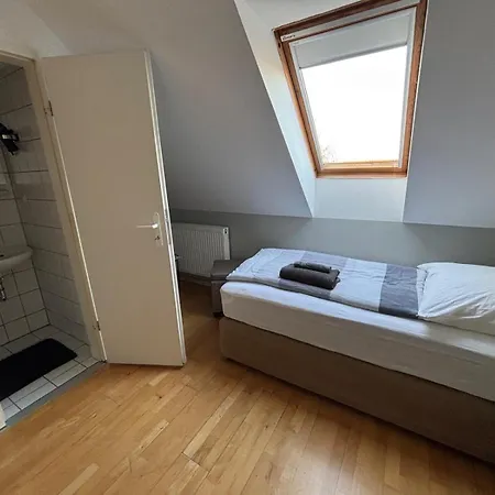 Pensión Zimmer-bad-tv-kühlschrank-16 Meine