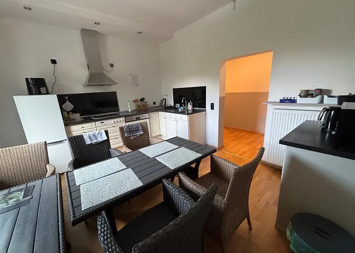 Zimmer-bad-tv-kühlschrank-16 3*
