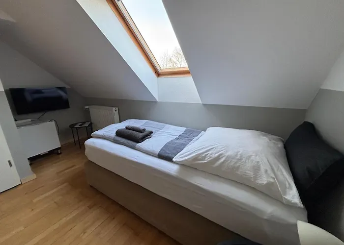 Zimmer-bad-tv-kühlschrank-16