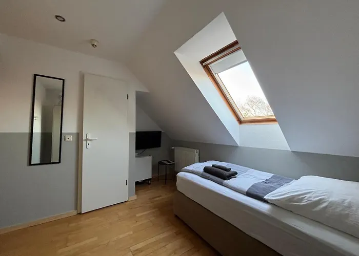 Zimmer-bad-tv-kühlschrank-16 Pensión Meine